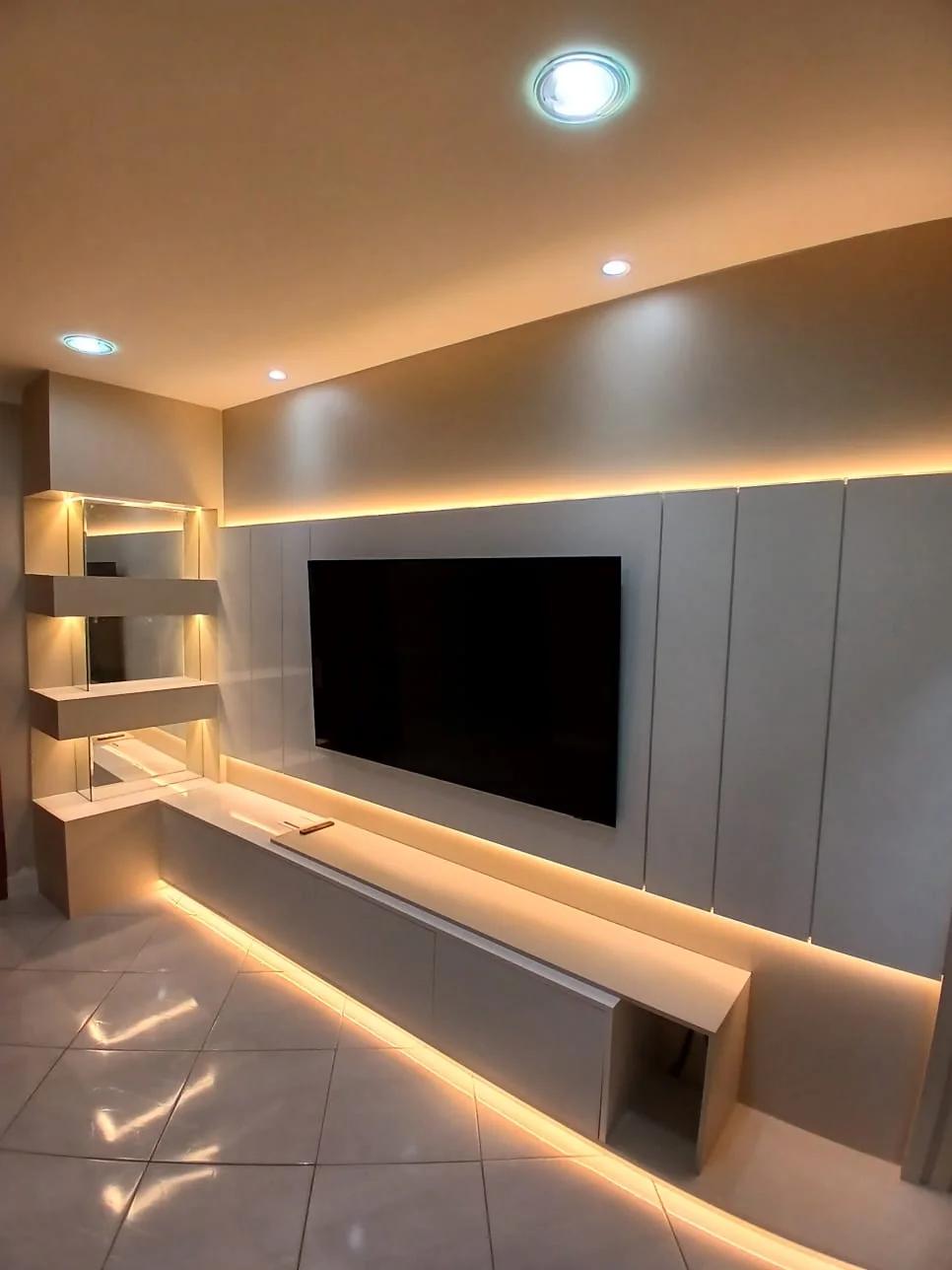 Montagem de painel planejado iluminado