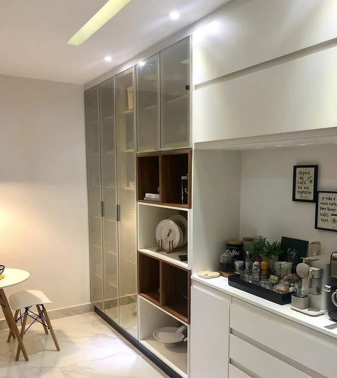 Cristaleira planejada para sala